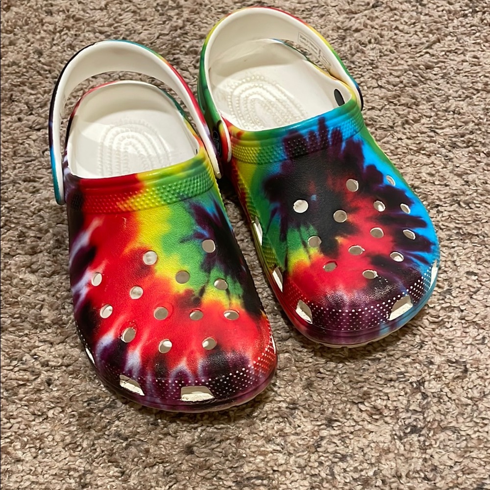 CROCS Vibrant Tie-Dye Sandals